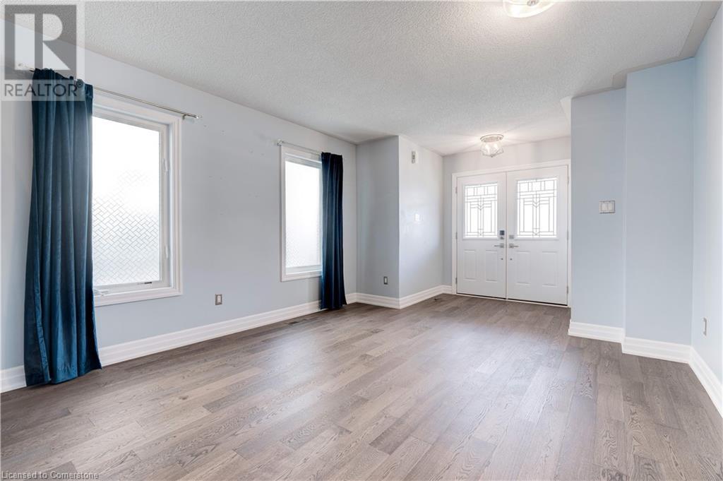 Property at 85 MOWAT Crescent image 4