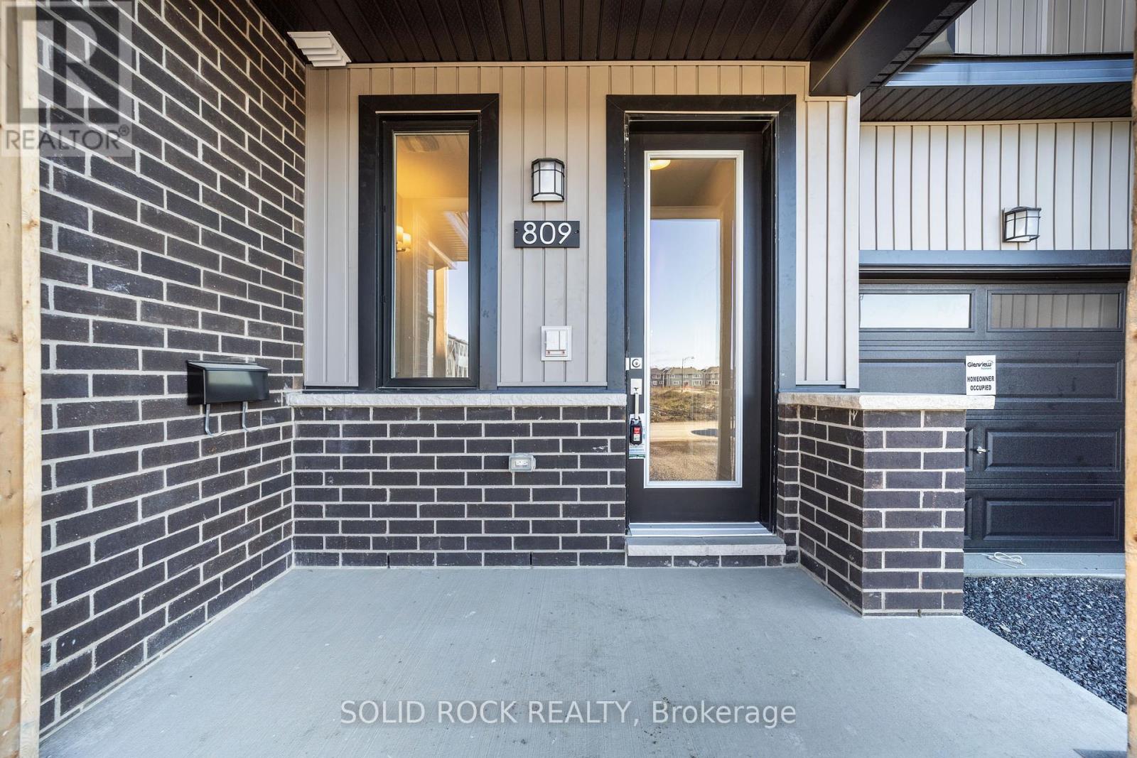 Property at 809 CERULEAN WAY image 4