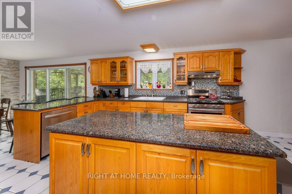 550 Queen Street E, Gananoque, Ontario  K7G 2B1 - Photo 16 - X12100328