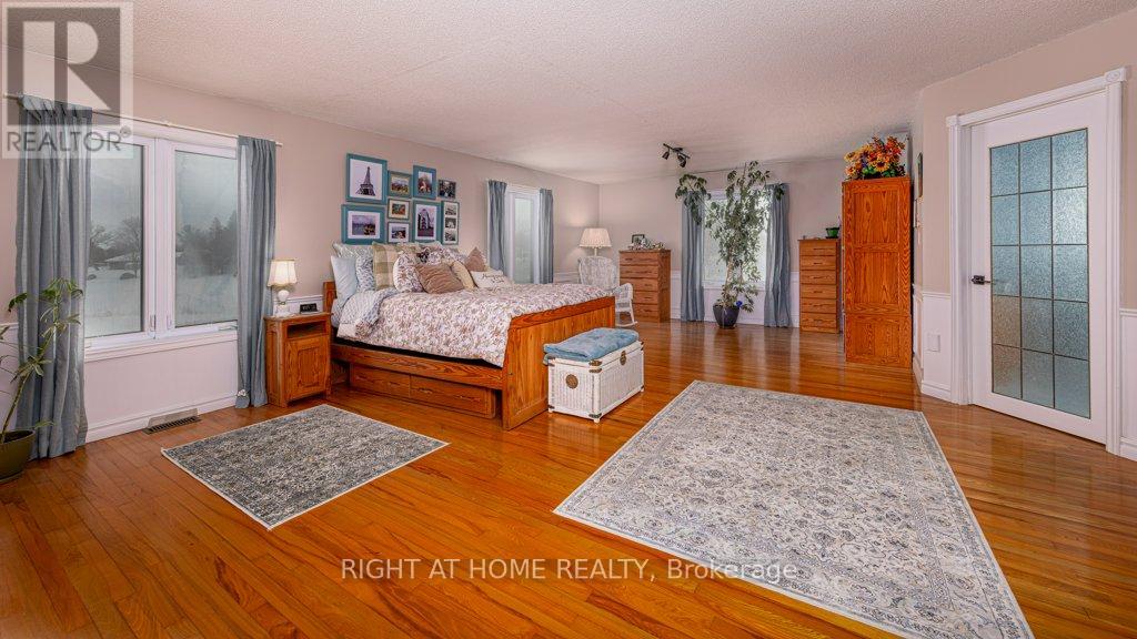 550 Queen Street E, Gananoque, Ontario  K7G 2B1 - Photo 21 - X12100328