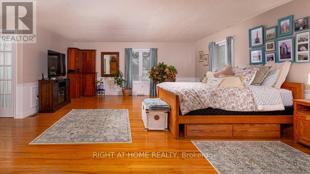 550 Queen Street E, Gananoque, Ontario  K7G 2B1 - Photo 22 - X12100328