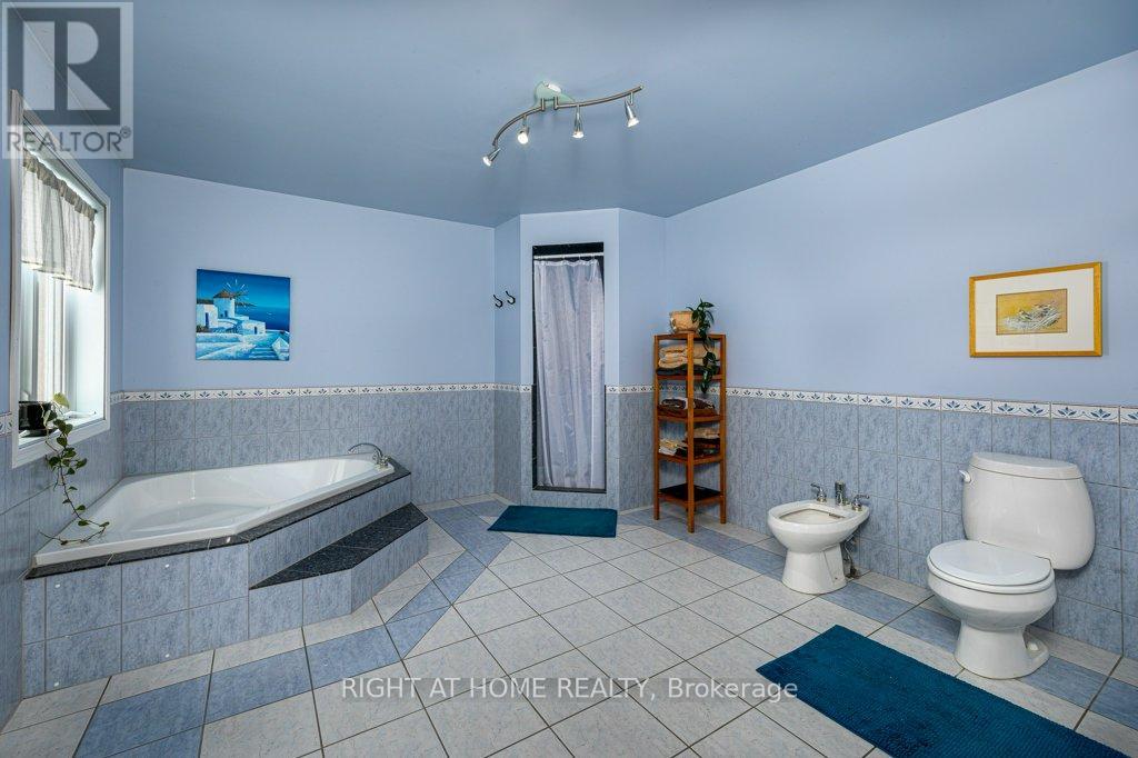 550 Queen Street E, Gananoque, Ontario  K7G 2B1 - Photo 24 - X12100328