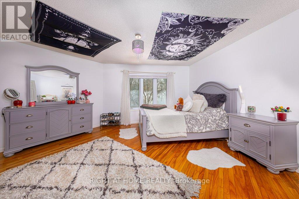 550 Queen Street E, Gananoque, Ontario  K7G 2B1 - Photo 25 - X12100328