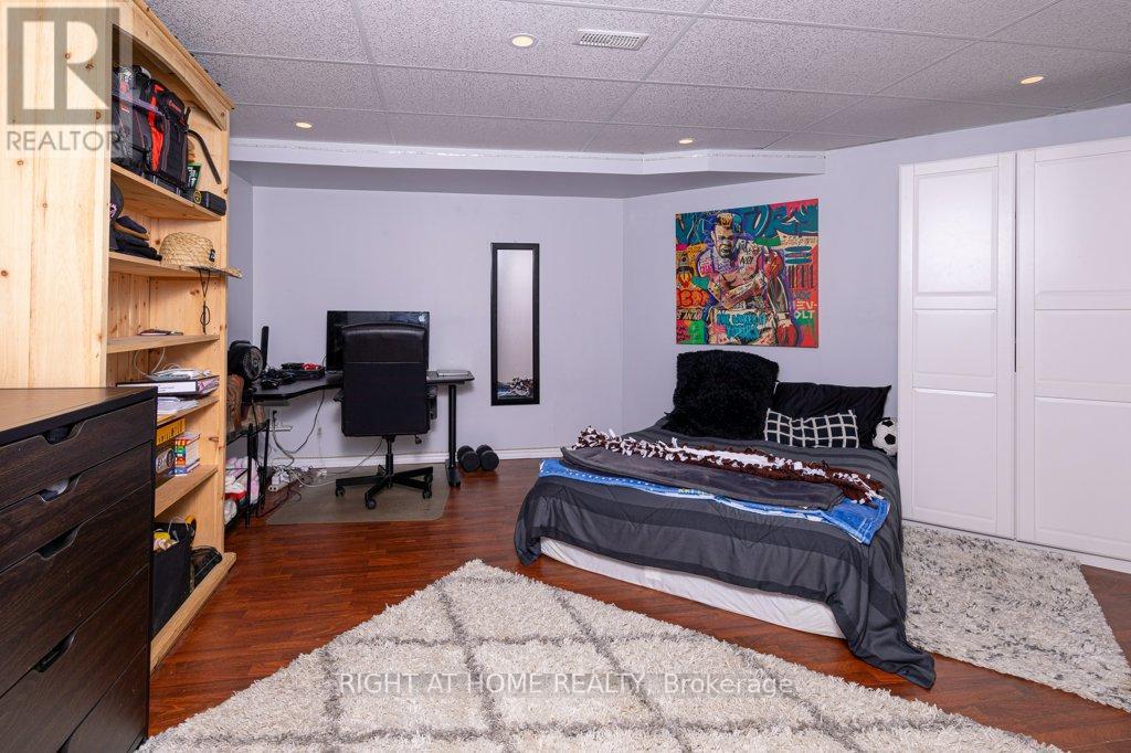 550 Queen Street E, Gananoque, Ontario  K7G 2B1 - Photo 34 - X12100328
