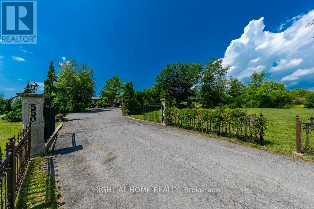 550 Queen Street E, Gananoque, Ontario  K7G 2B1 - Photo 4 - X12100328