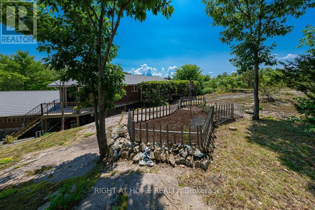 550 Queen Street E, Gananoque, Ontario  K7G 2B1 - Photo 42 - X12100328