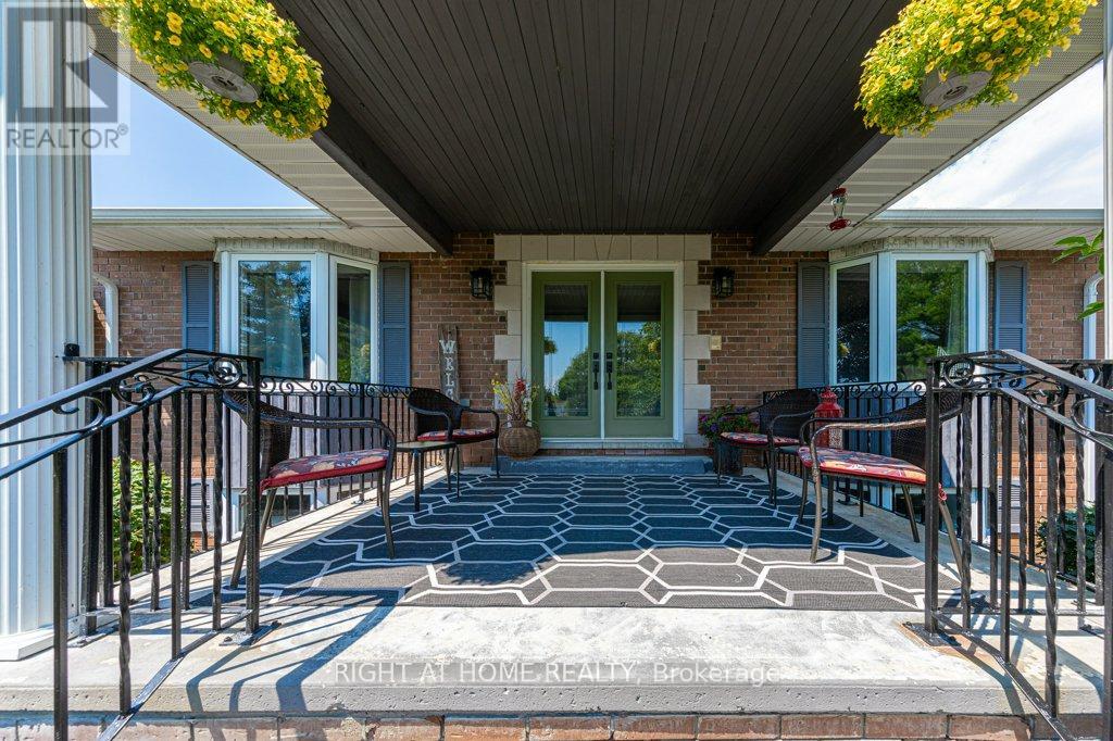 550 Queen Street E, Gananoque, Ontario  K7G 2B1 - Photo 8 - X12100328