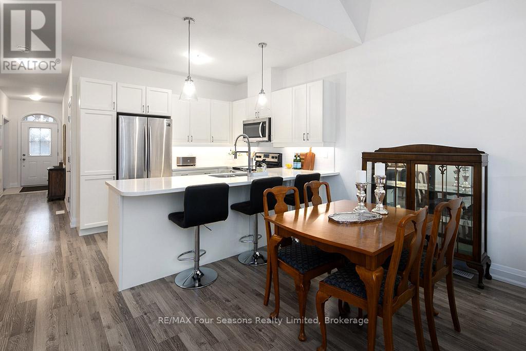 4 Sutton Lane, Collingwood, Ontario  L9Y 5B4 - Photo 8 - S12100374