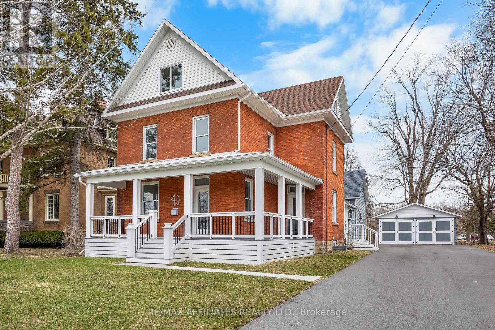 45 DRUMMOND STREET W, Perth, Ontario