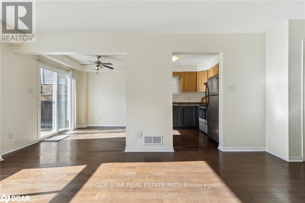 Property at 19 ISABELLA STREET image 4