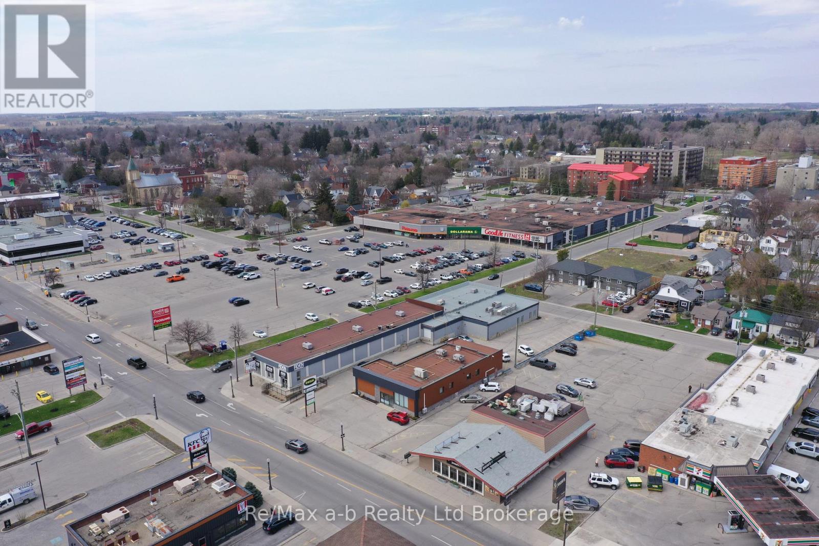 677 Dundas Street, Woodstock, Ontario  N4S 1E5 - Photo 4 - X12012090