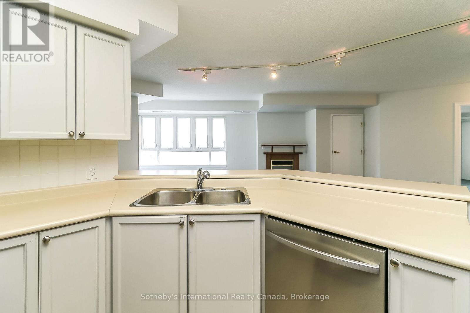 402 - 16 Raglan Street, Collingwood, Ontario  L9Y 4Y2 - Photo 17 - S12099559