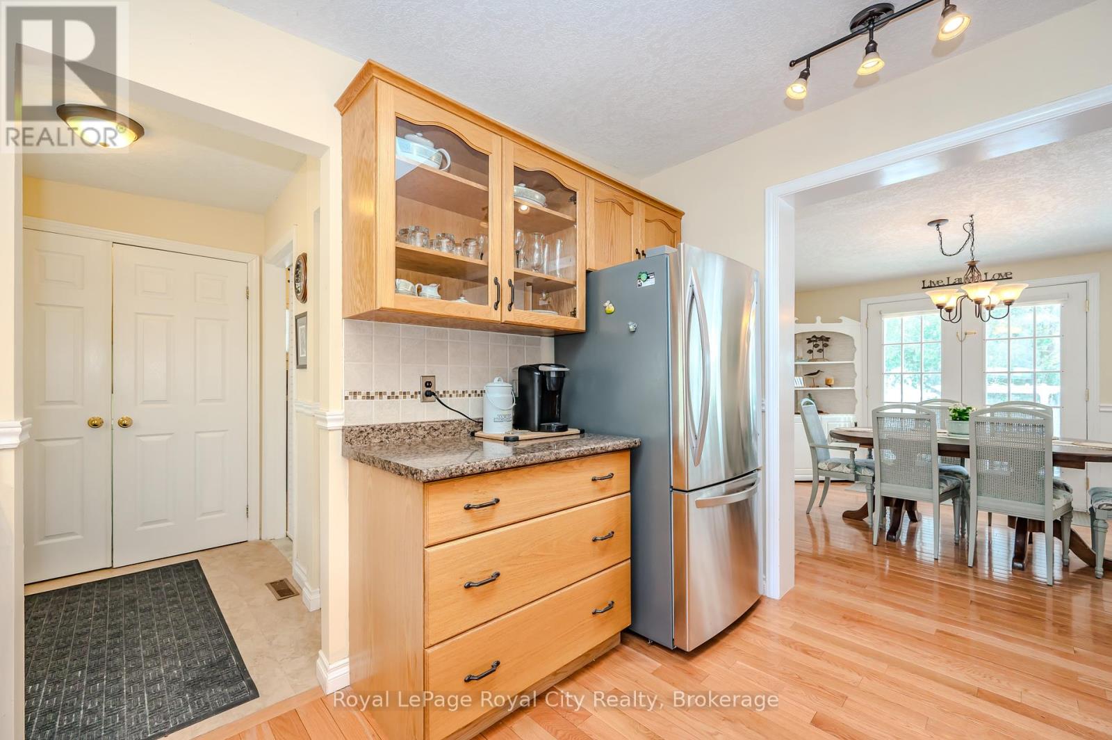 11 Spruce Avenue, Puslinch, Ontario  N1H 6H9 - Photo 7 - X11971603