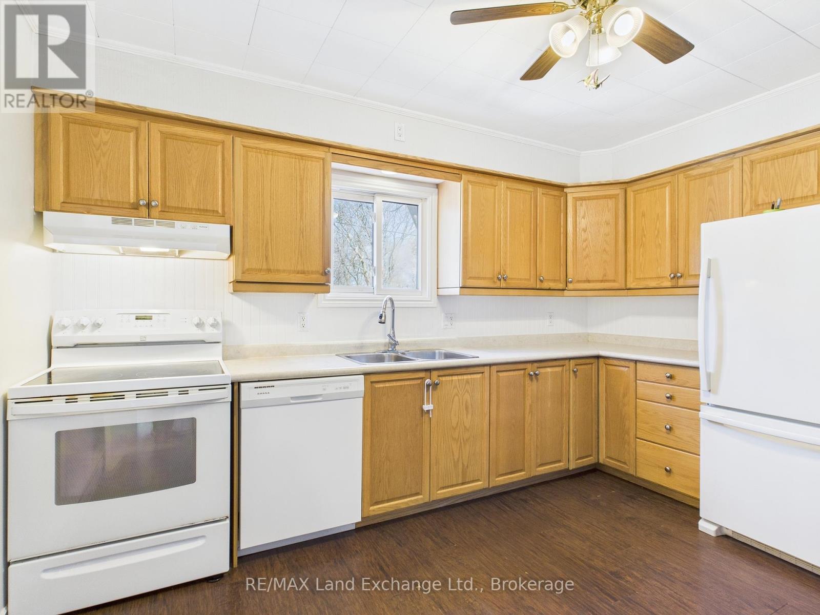 1070 Princes Street N, Kincardine, Ontario  N2Z 1X8 - Photo 7 - X12100414