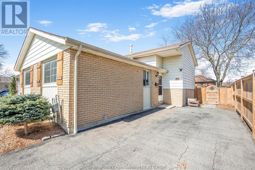 Property at 31 EARL DRIVE image 3