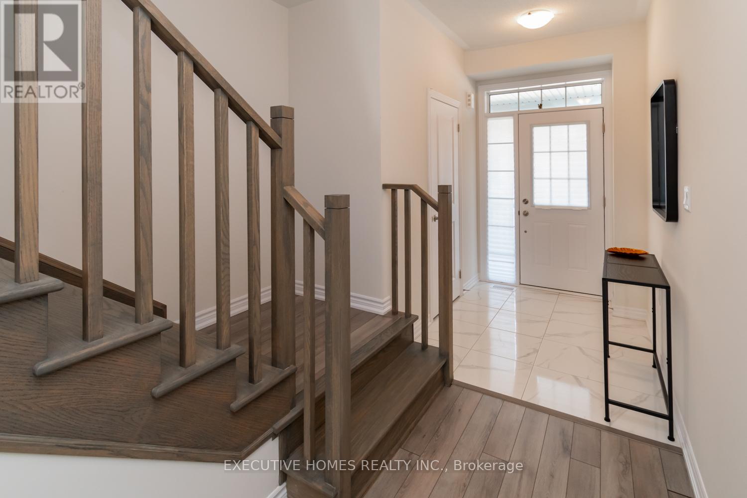 Property at 15 ROCHESTER DRIVE image 4
