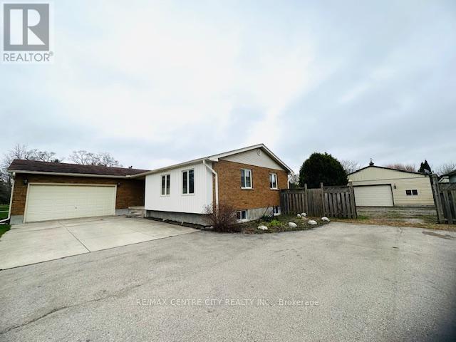 Property at 116 HURON AVENUE image 3