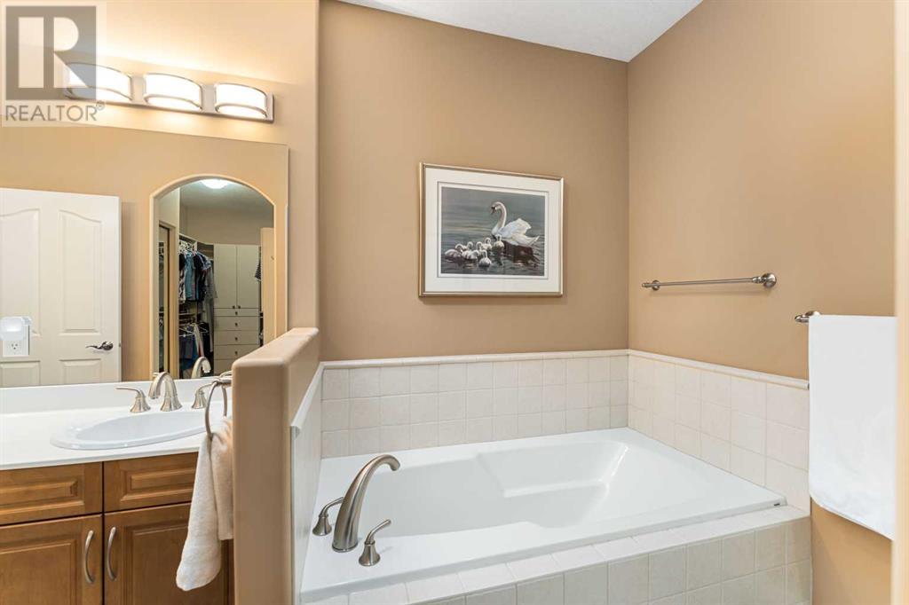 87 Elysian Crescent Sw, Calgary, Alberta  T3H 0E7 - Photo 24 - A2211927