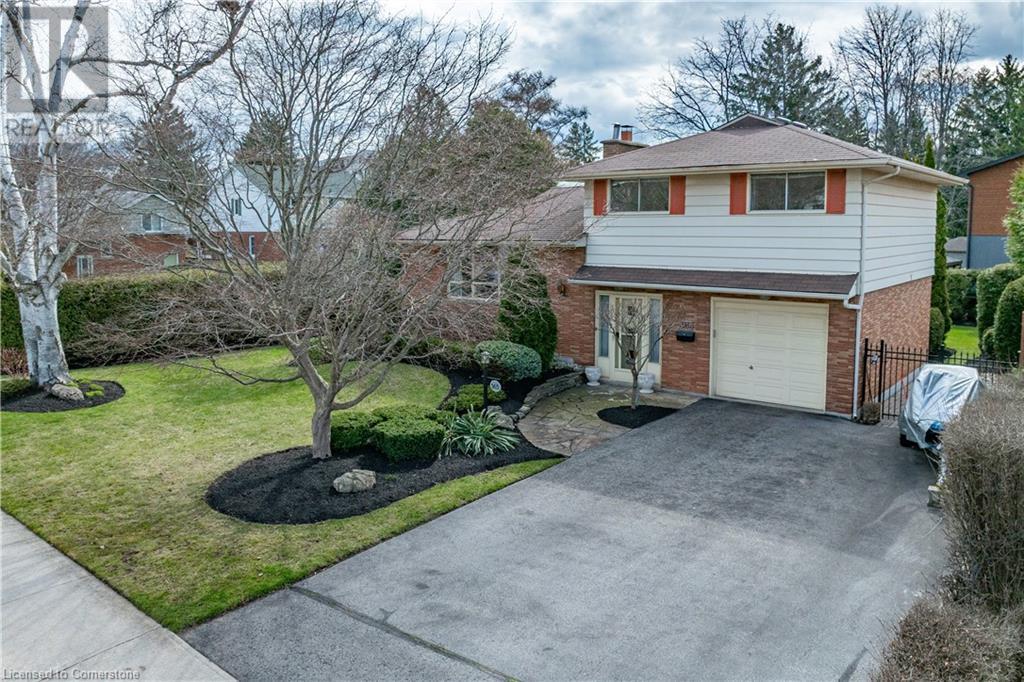 Property at 363 EAST SIDE Crescent image 2