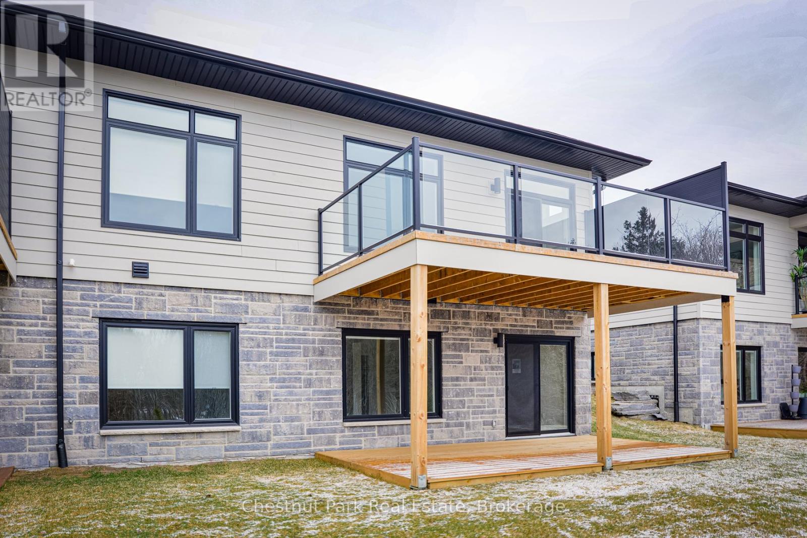 25 Jack Street, Huntsville, Ontario  P1H 0G4 - Photo 3 - X12100481