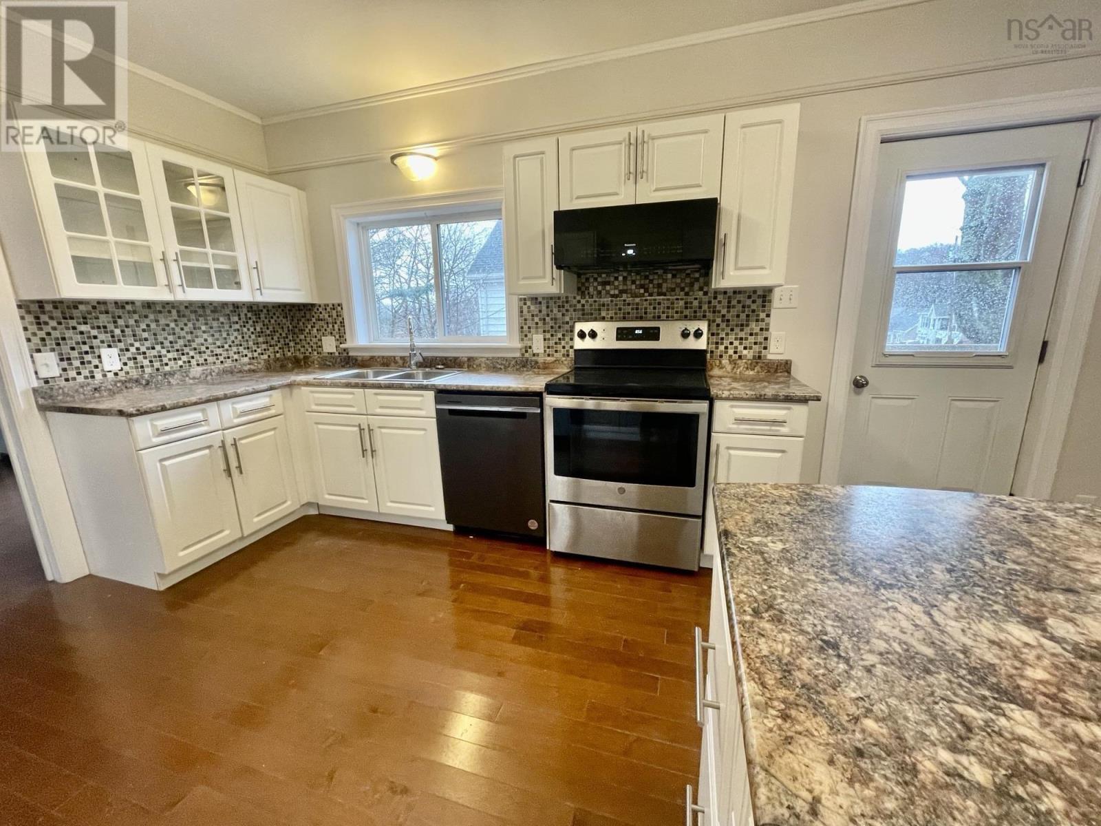 410 St Margarets Bay Road, Halifax, Nova Scotia  B3N 1K1 - Photo 13 - 202508738
