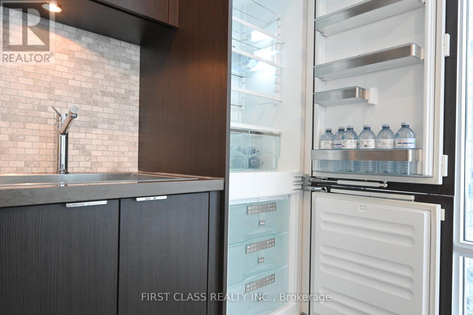 2109 - 21 Widmer Street, Toronto, Ontario  M5V 2E8 - Photo 16 - C12100470
