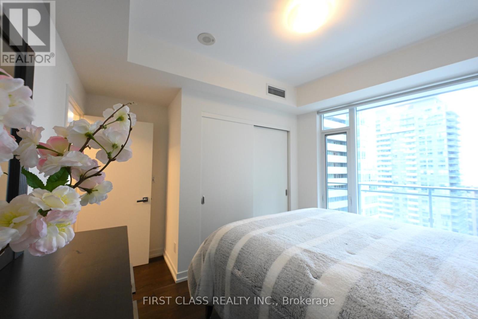 2109 - 21 Widmer Street, Toronto, Ontario  M5V 2E8 - Photo 8 - C12100470