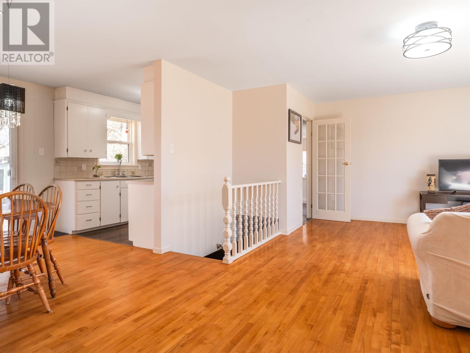Property at 29 Selkirk Crescent image 4