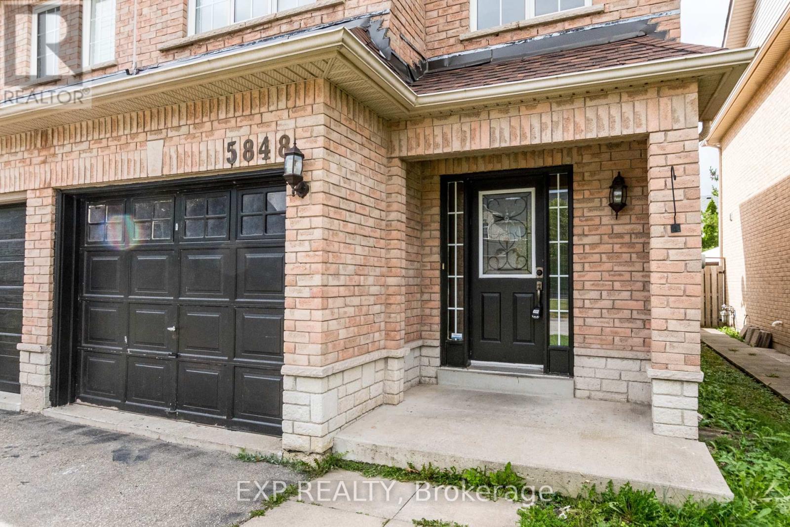 5848 Questman Hollow, Mississauga, Ontario  L5M 6P3 - Photo 2 - W12100462