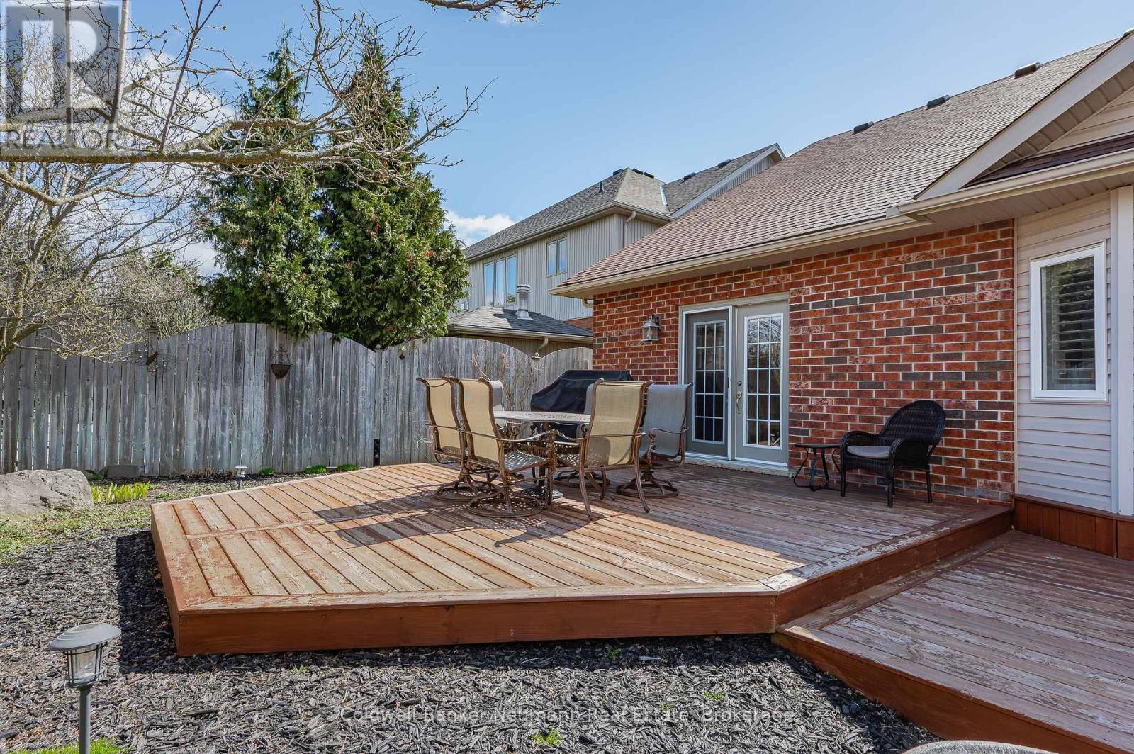 34 Blair Drive, Guelph, Ontario  N1L 1N7 - Photo 35 - X12098733