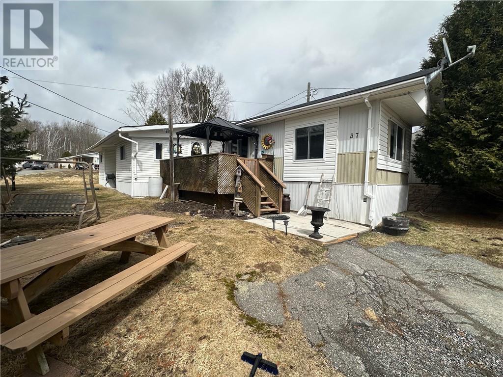 1622 Pioneer Road Unit# 37, Sudbury, Ontario  P3G 1B3 - Photo 3 - 2120567