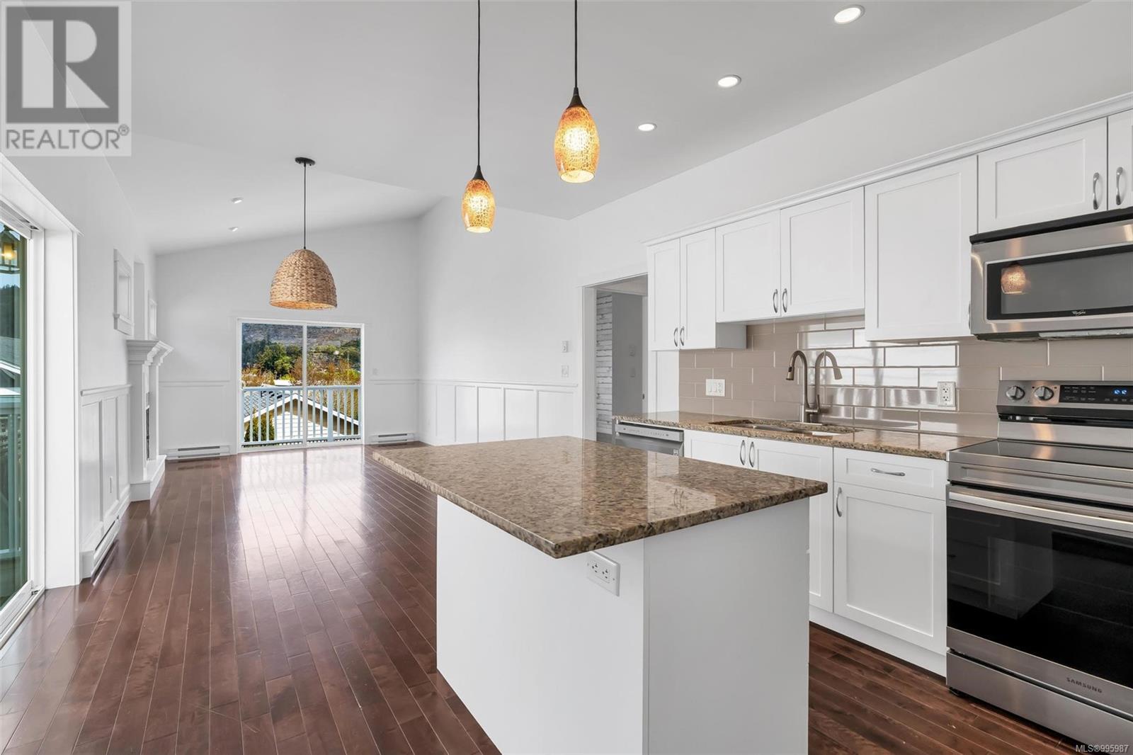 Property at 3122 Kettle Creek Cres image 3