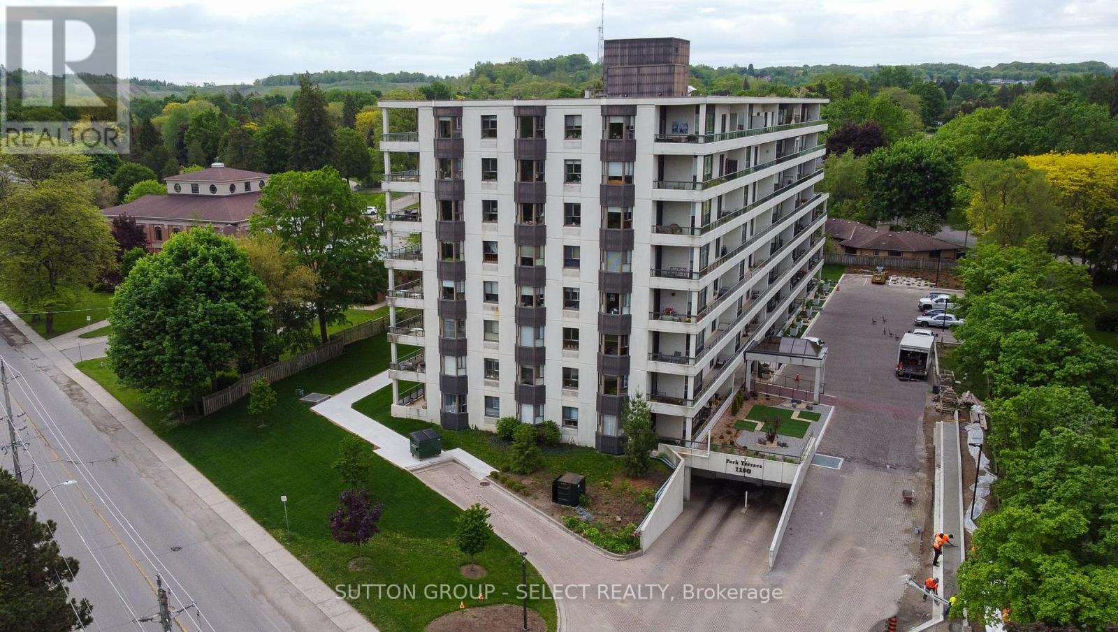 Property at 601 - 1180 COMMISSIONERS ROAD W image 2