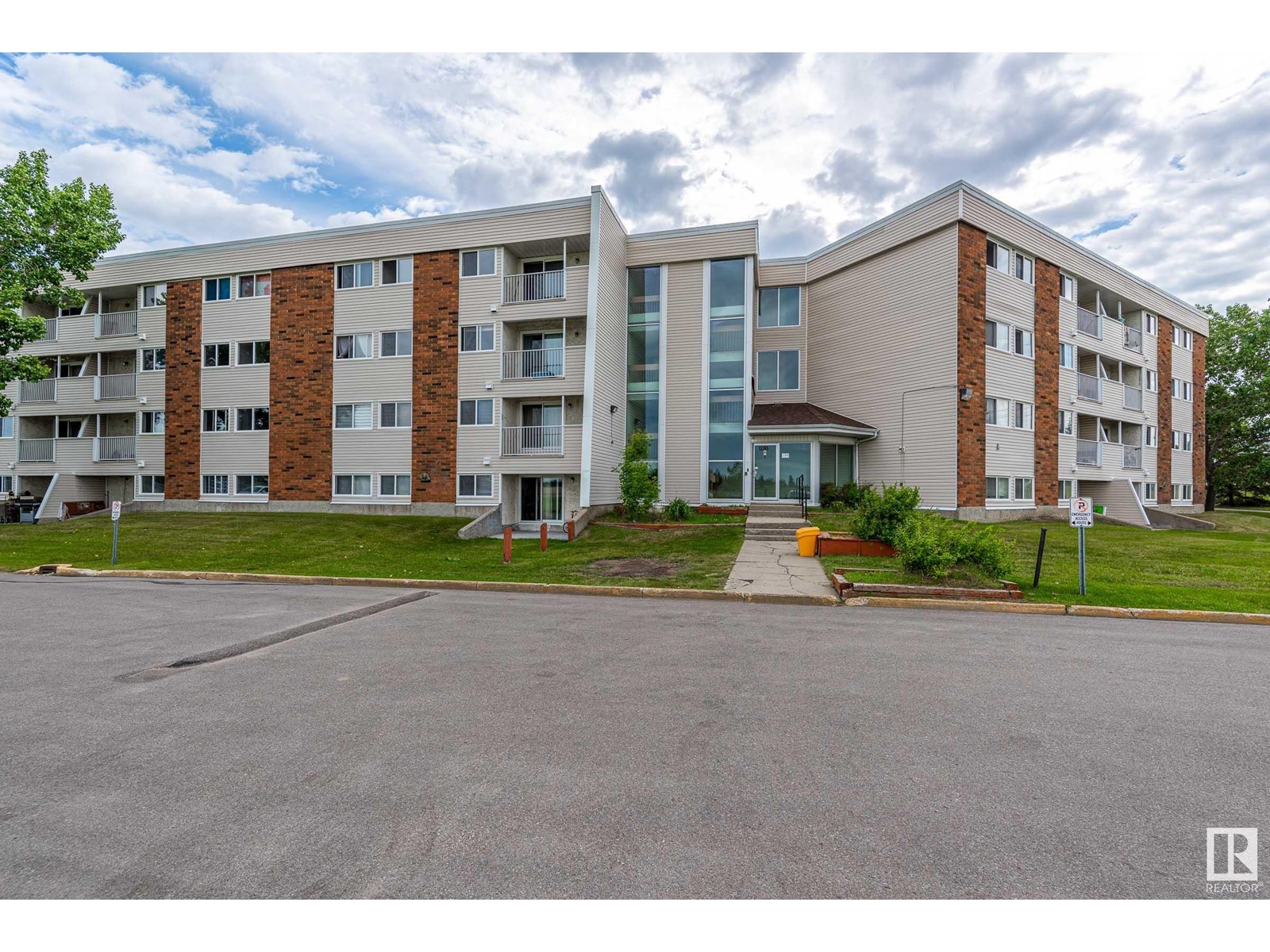 Property at #77 11265 31 AV NW image 1