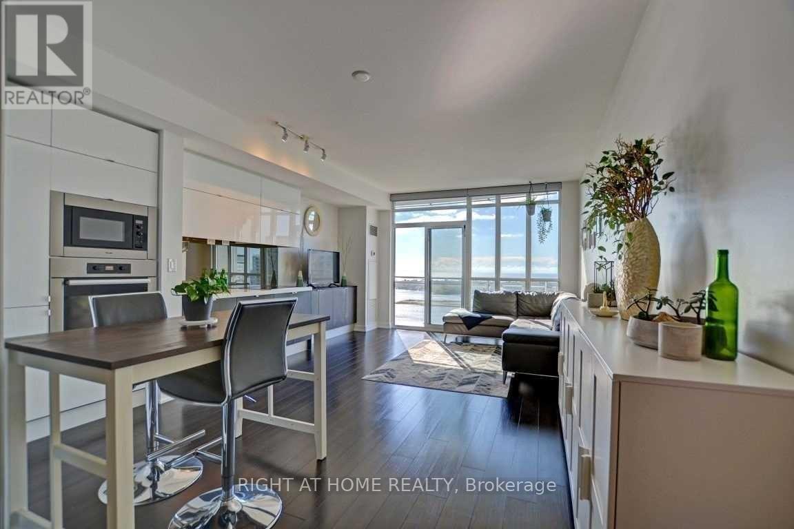 4108 - 21 Iceboat Terrace, Toronto, Ontario  M5V 4A9 - Photo 1 - C12080261