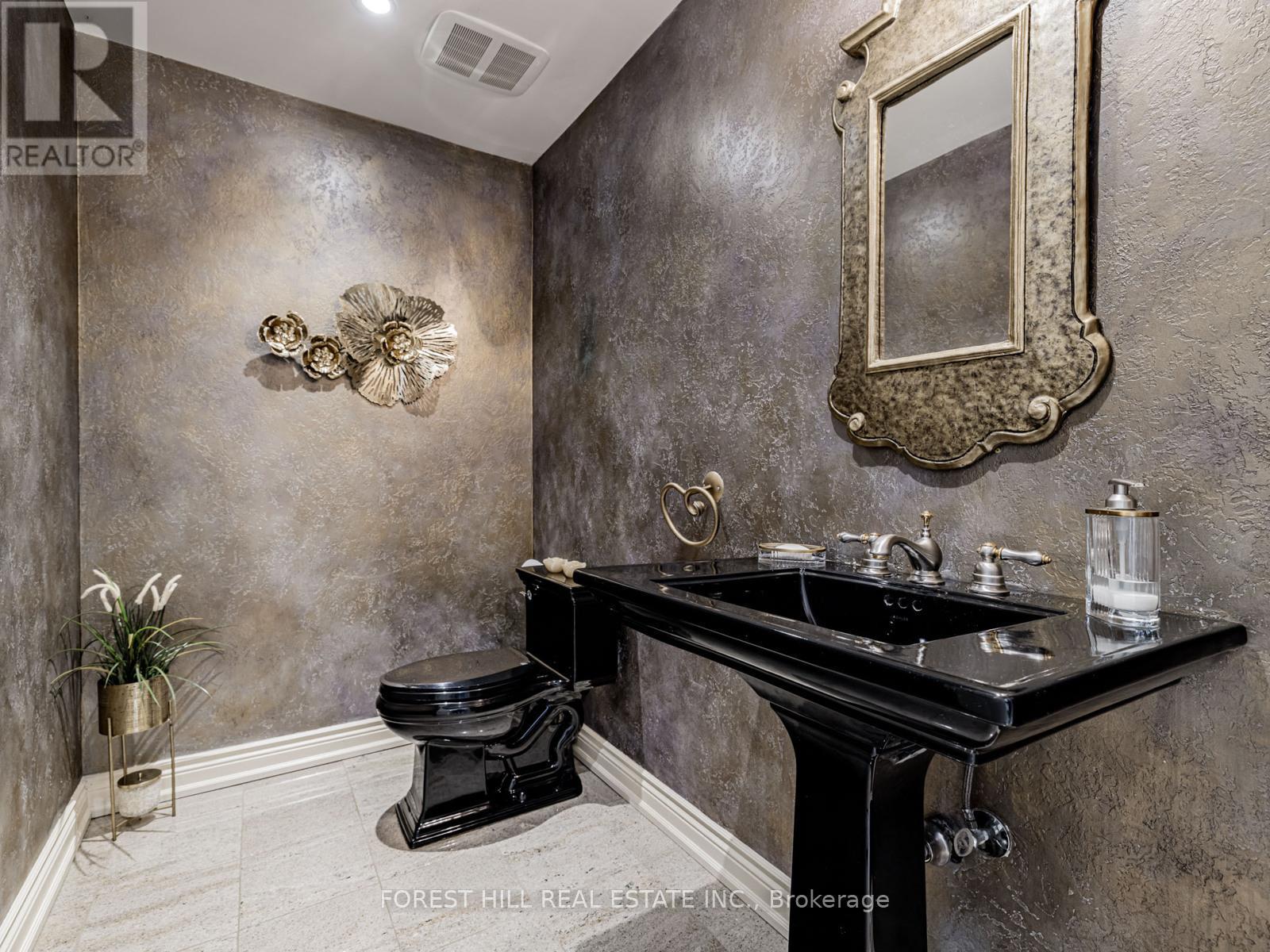 17 Vernham Avenue, Toronto, Ontario  M2L 2B1 - Photo 14 - C12100516