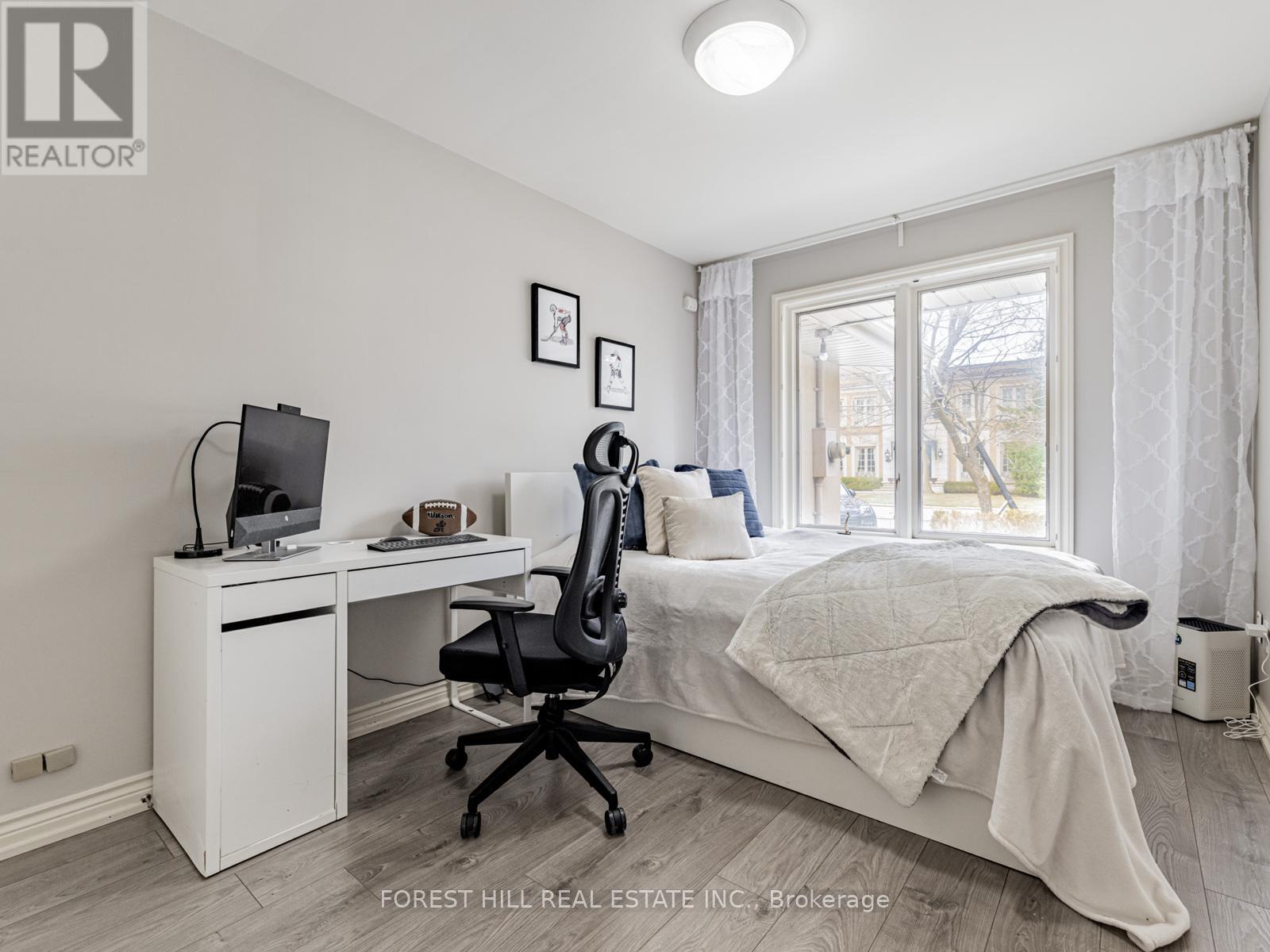 17 Vernham Avenue, Toronto, Ontario  M2L 2B1 - Photo 15 - C12100516