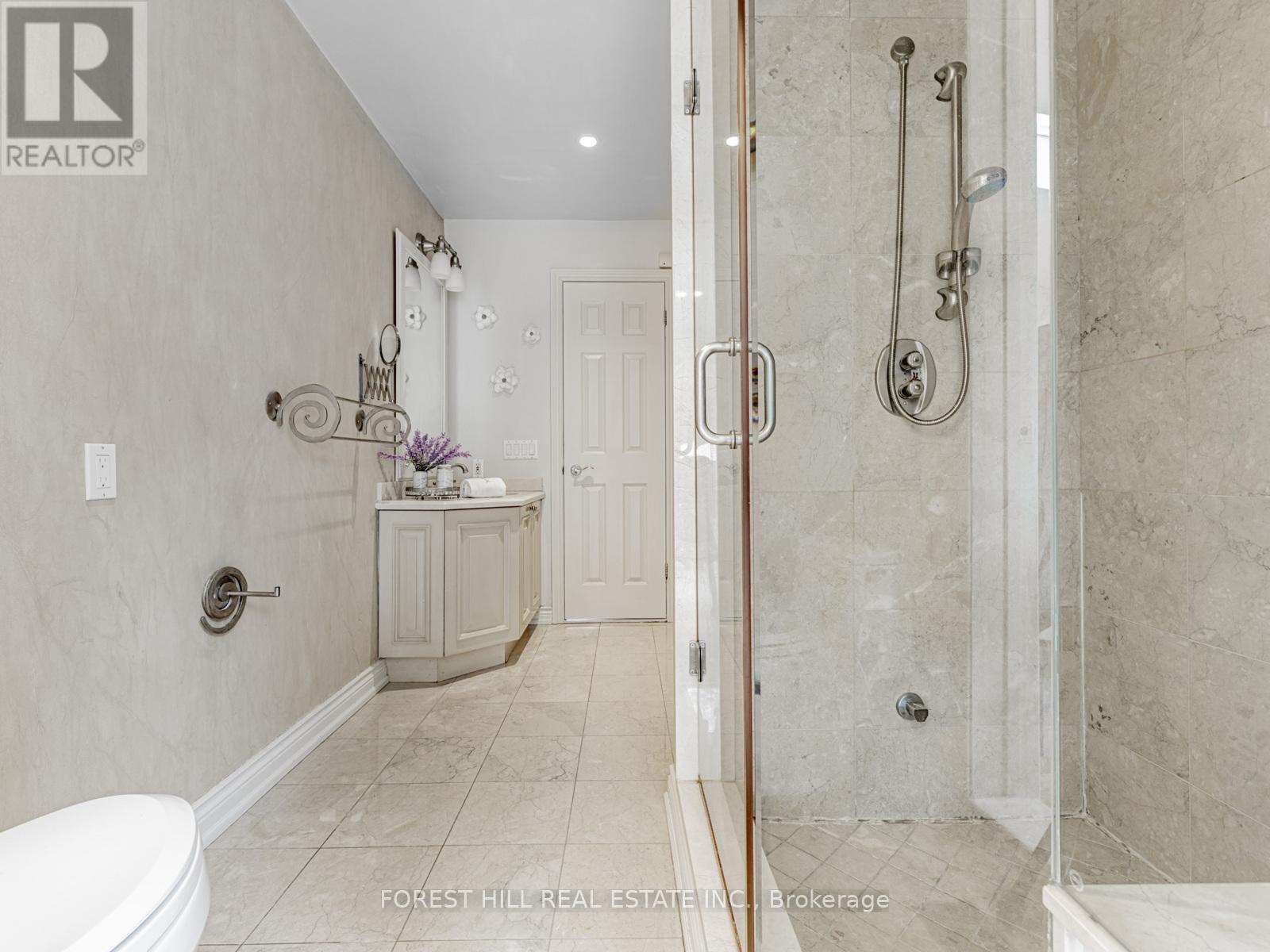 17 Vernham Avenue, Toronto, Ontario  M2L 2B1 - Photo 17 - C12100516