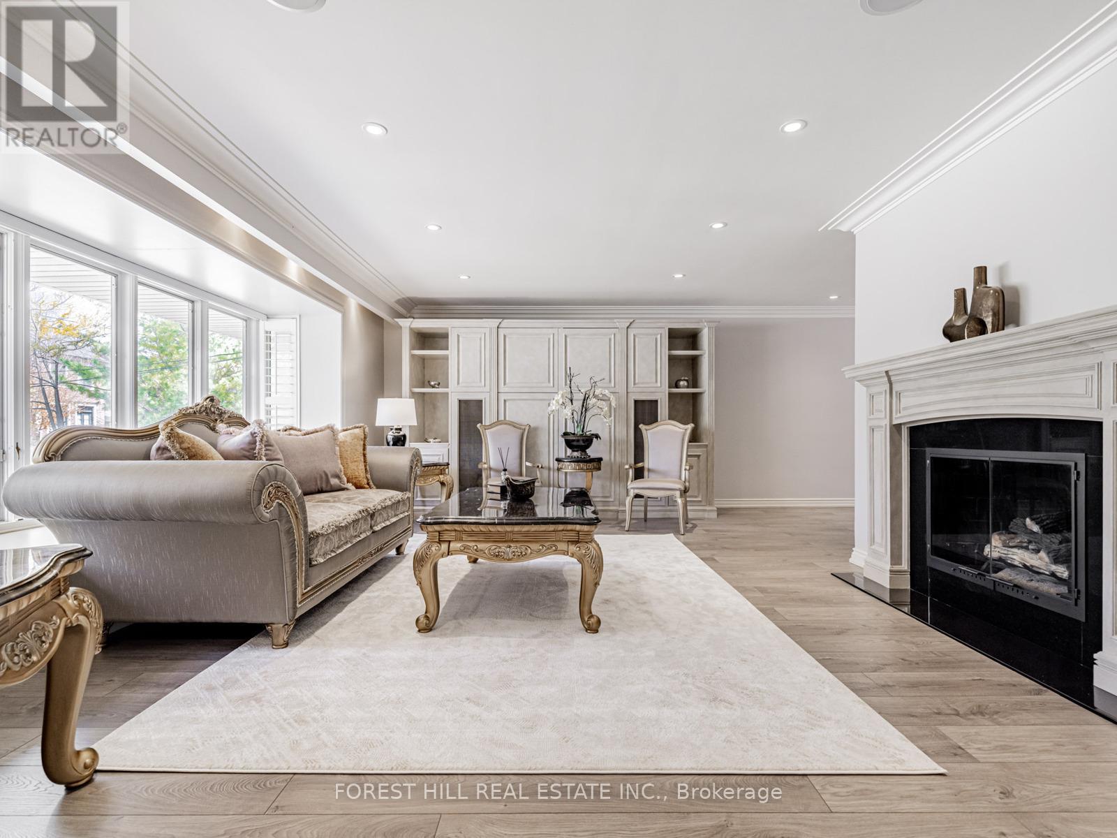 17 Vernham Avenue, Toronto, Ontario  M2L 2B1 - Photo 2 - C12100516