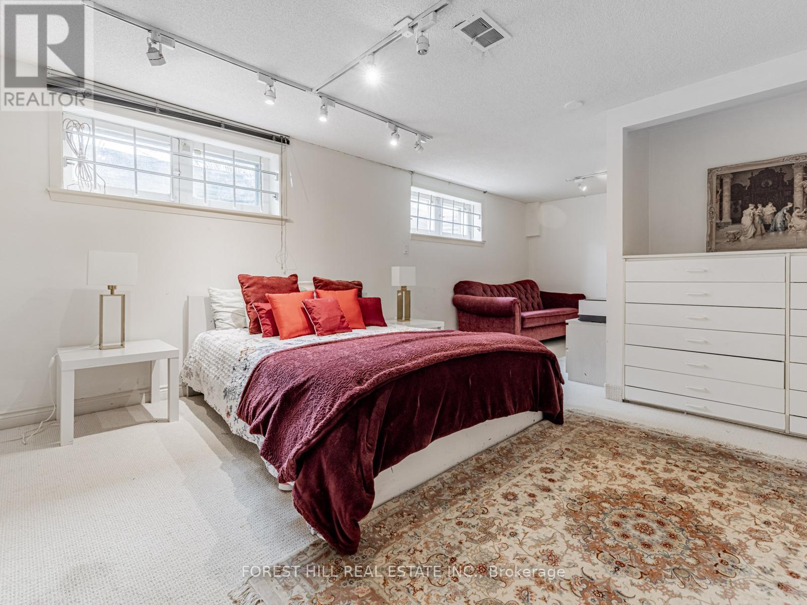 17 Vernham Avenue, Toronto, Ontario  M2L 2B1 - Photo 21 - C12100516