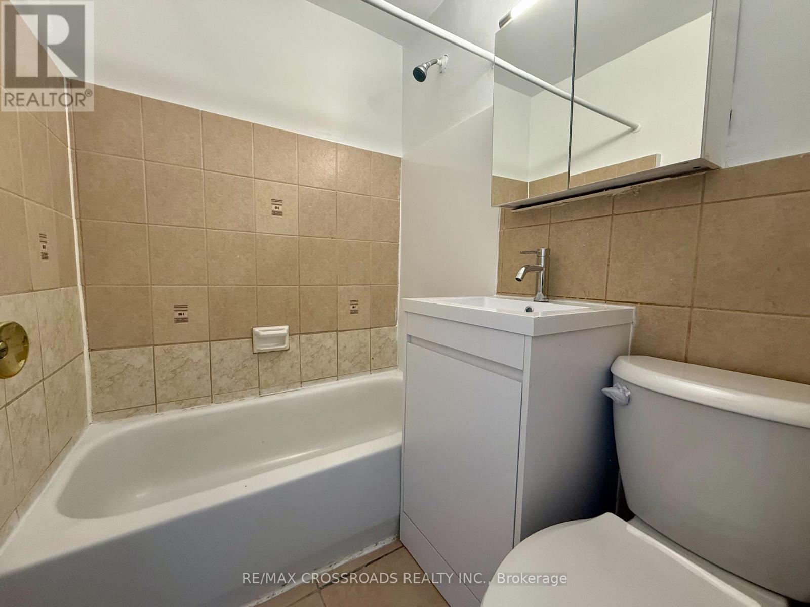 B4 - 2770 Yonge Street, Toronto, Ontario  M4N 2J3 - Photo 9 - C12100607