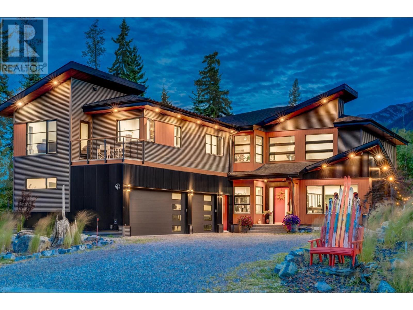 4 SUNSET Lane, Fernie, British Columbia