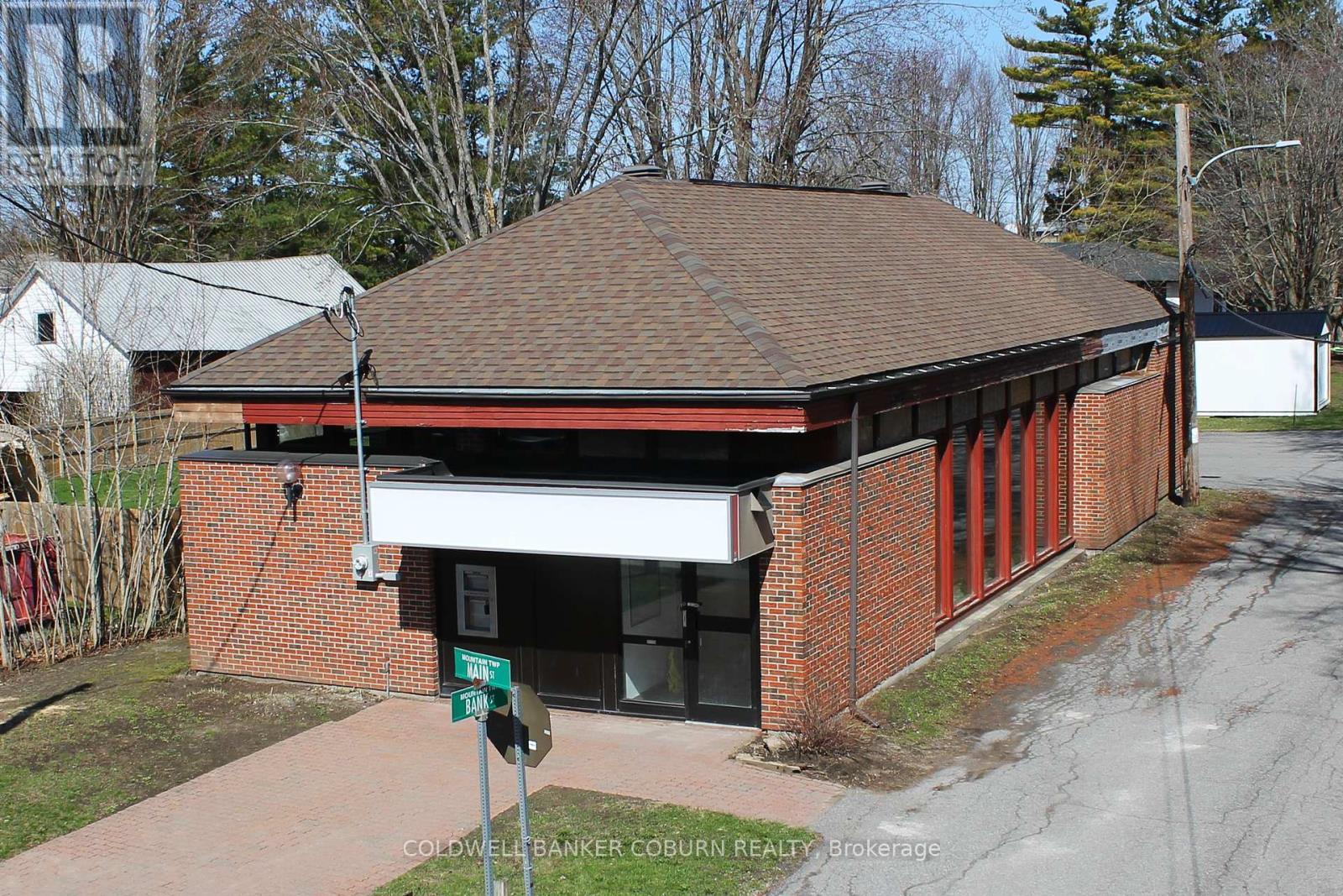 10619 Main Street, North Dundas, Ontario  K0E 1W0 - Photo 1 - X12100562