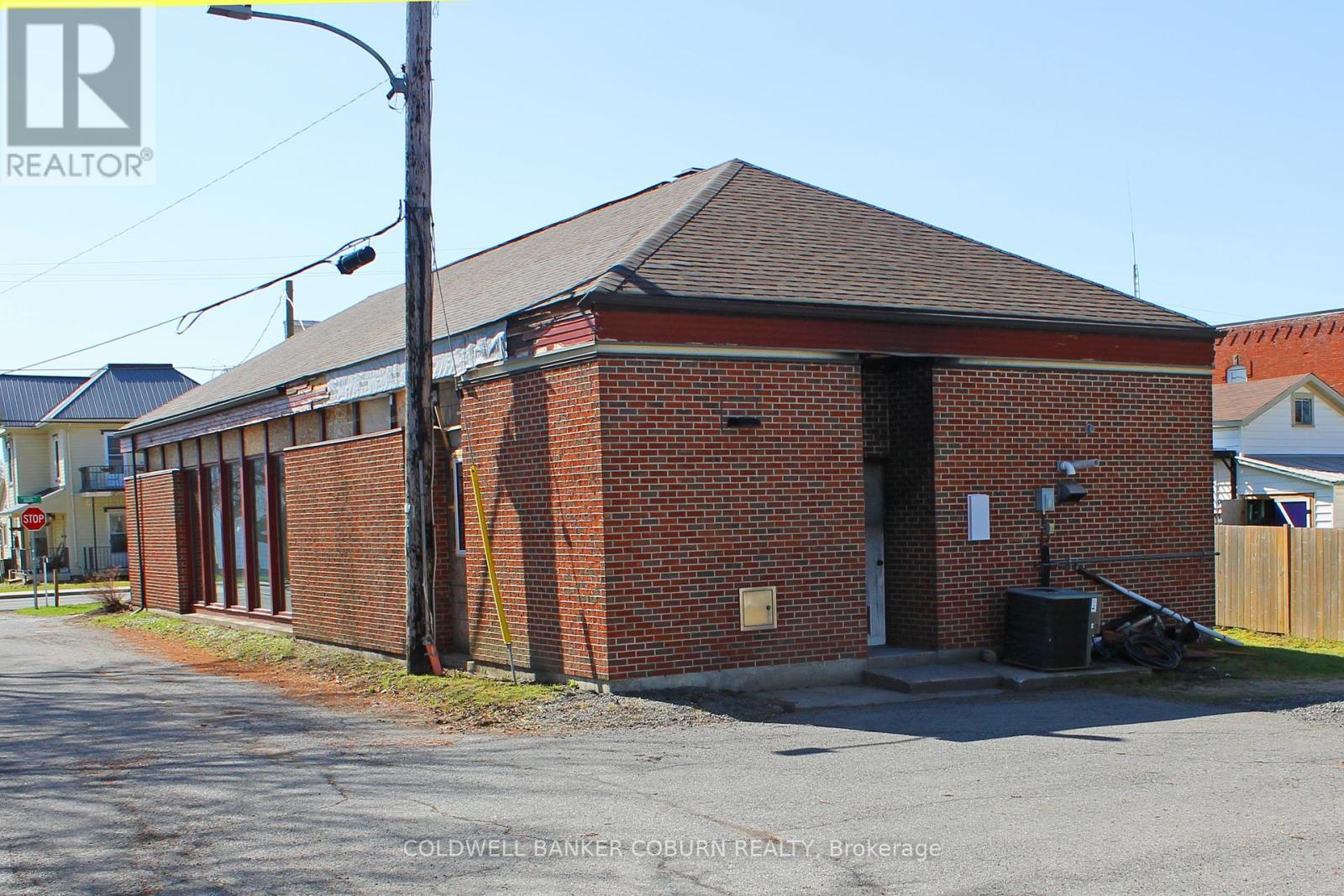 10619 Main Street, North Dundas, Ontario  K0E 1W0 - Photo 2 - X12100562
