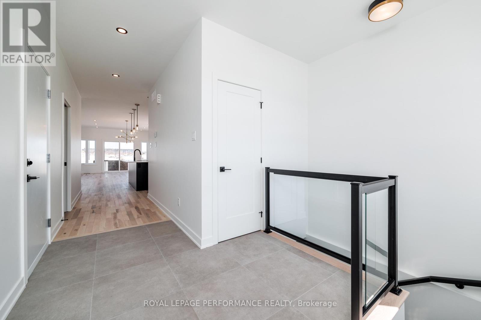 Property at 1312 DIAMOND STREET image 2