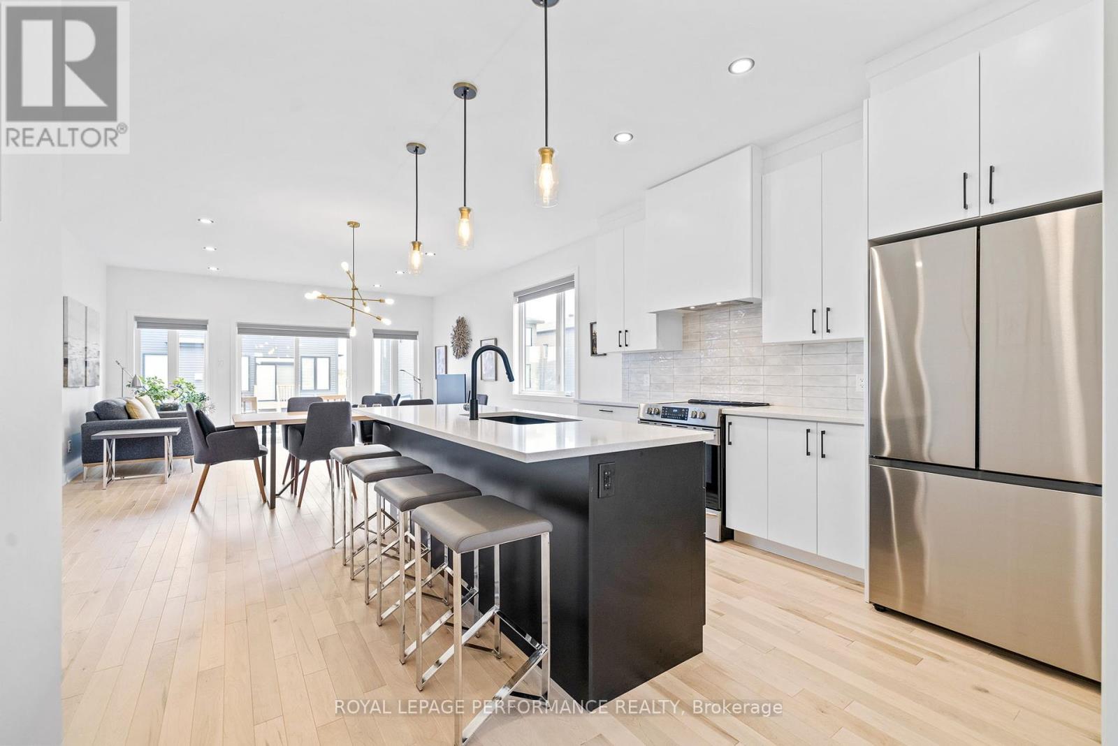 Property at 1312 DIAMOND STREET image 5
