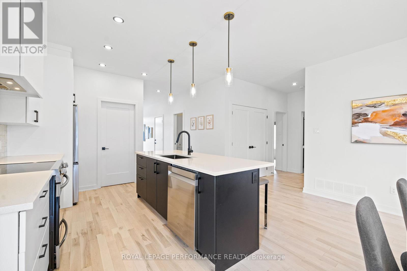 1312 Diamond Street, Clarence-Rockland, Ontario  K4K 0M6 - Photo 8 - X12100592