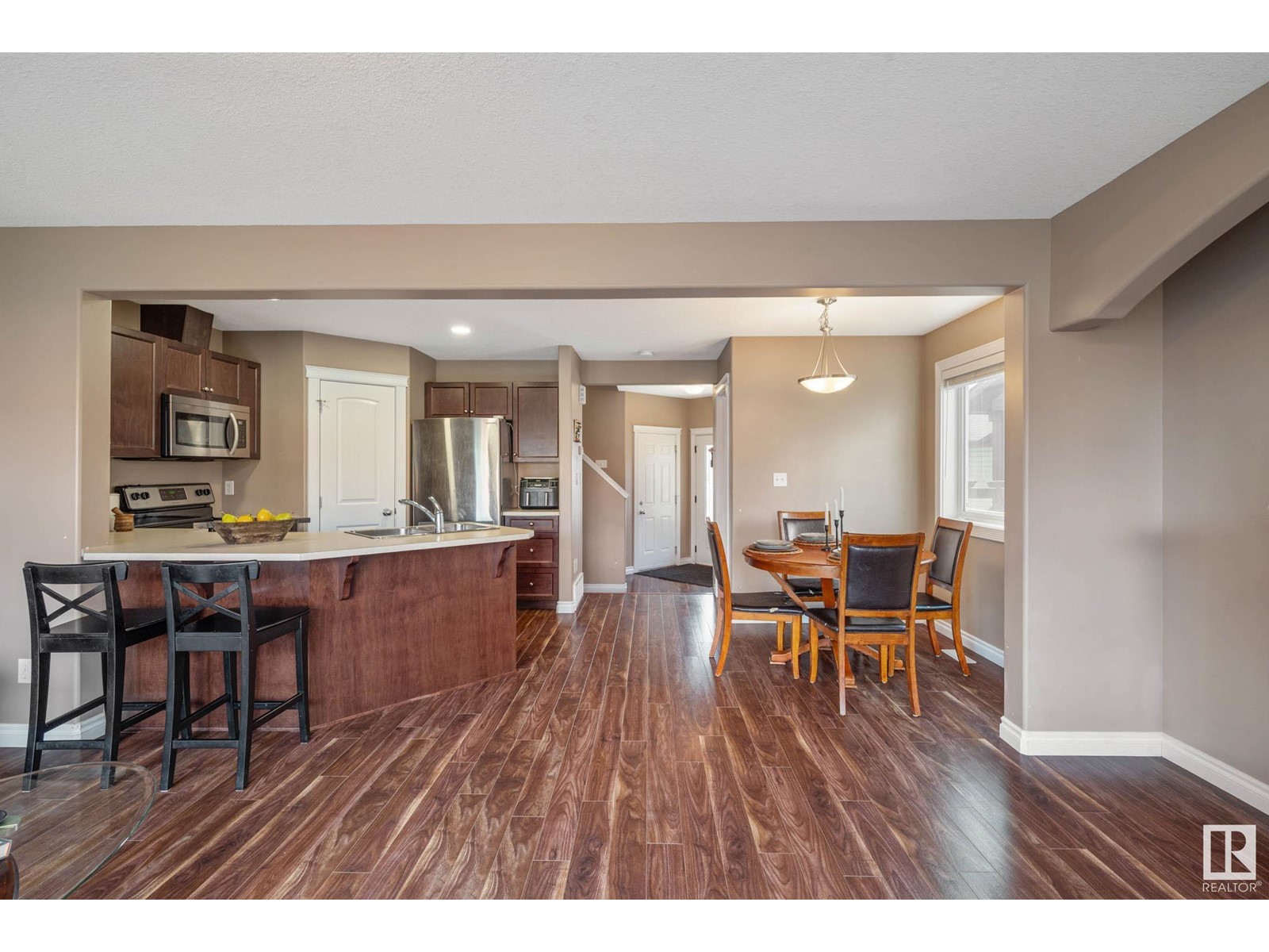 Property at 3216 152 AV NW image 3
