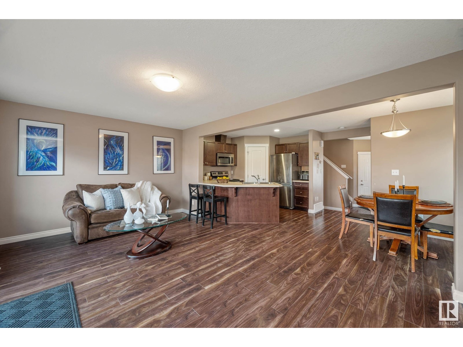 Property at 3216 152 AV NW image 2