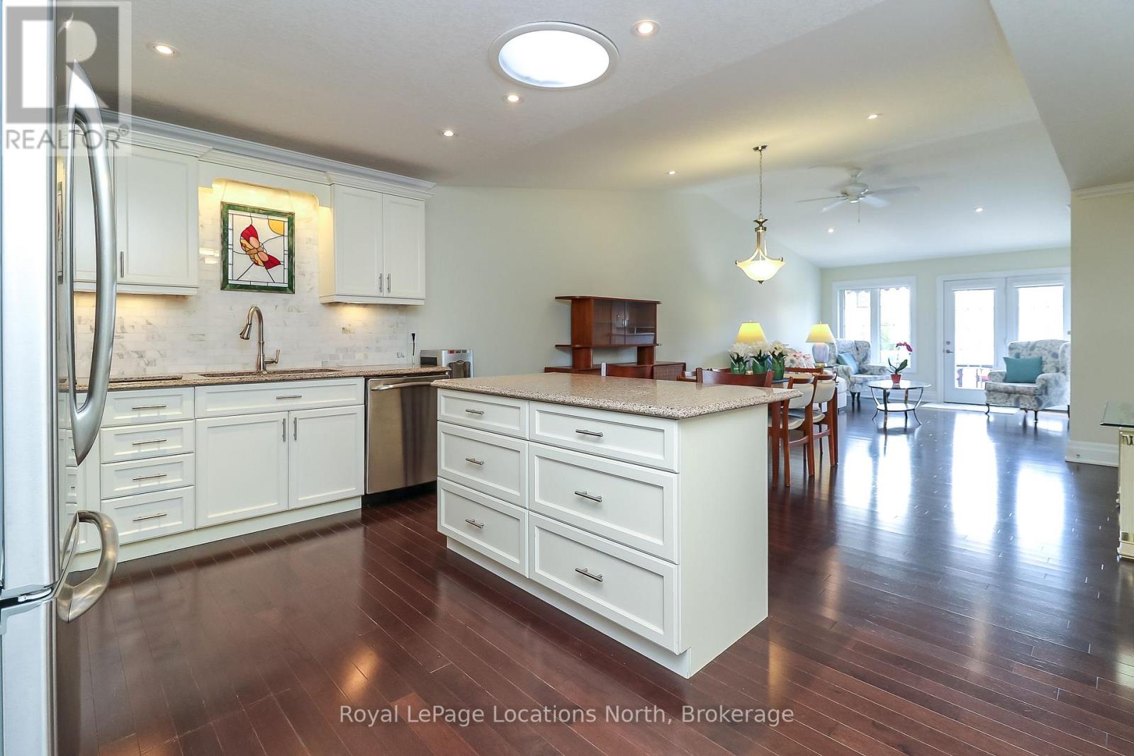 64 Greenway Drive, Wasaga Beach, Ontario  L9Z 2W9 - Photo 14 - S12073681
